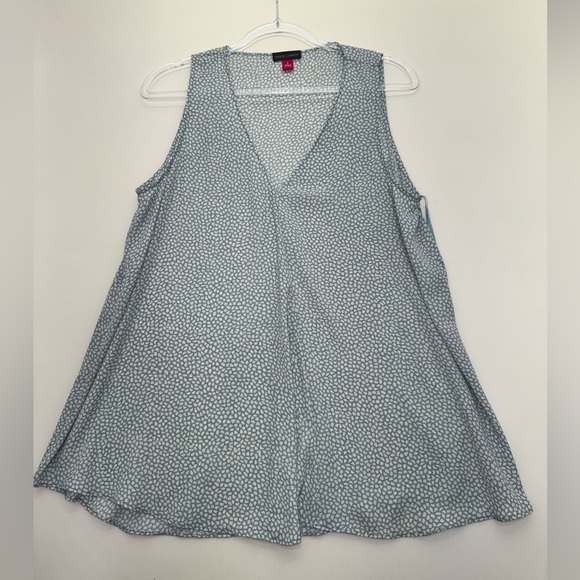 Vince Camuto Tops - Vince Camuto Women's sleeveless V-neck swing Tank Top, Size M